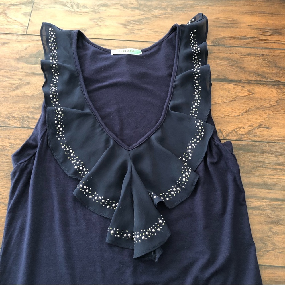 🚨 ALL TOPS $7 🚨 - Picture 2 of 5
